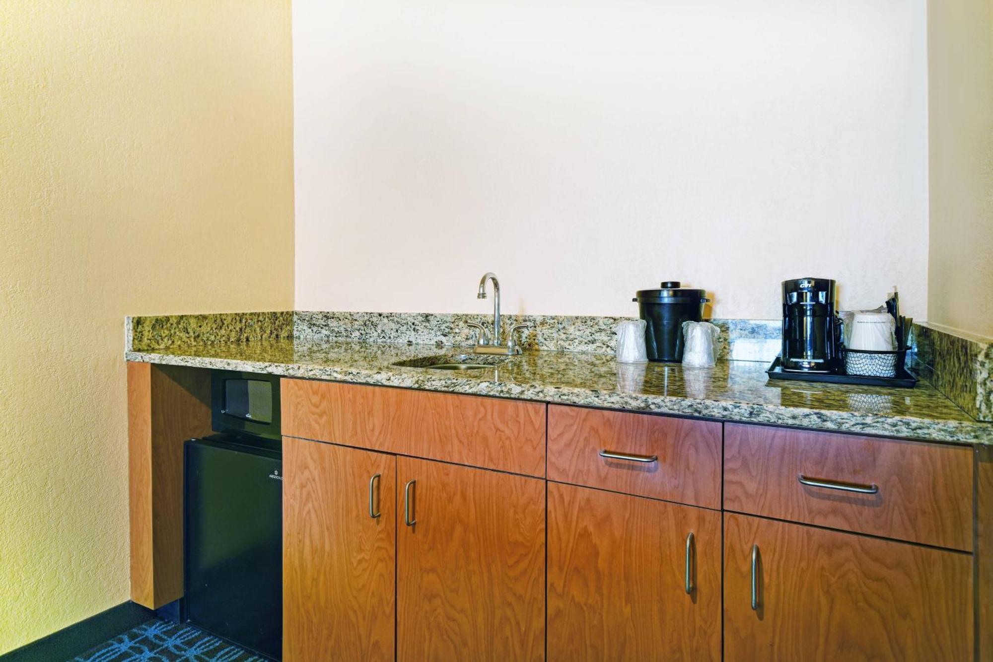 Fairfield Inn & Suites By Marriott Atlanta Vinings/Galleria Smyrna Eksteriør billede